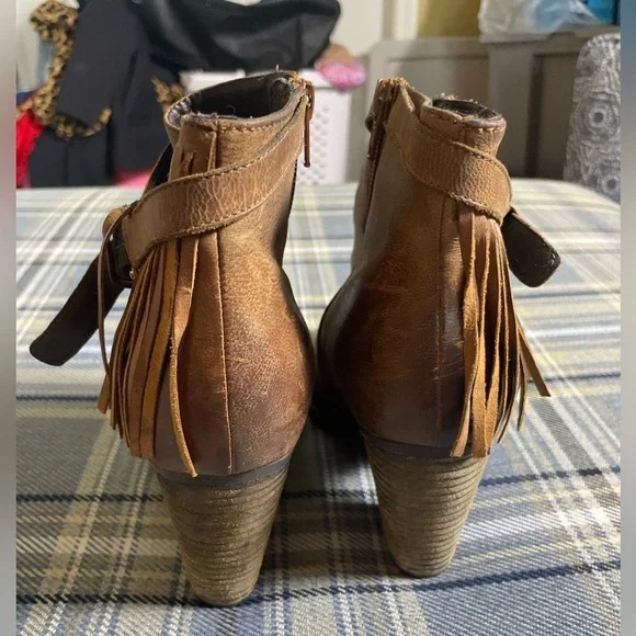 Steve Madden Woodmeer Cognac Leather Fringe Booties Size 9 - Picture 3 of 9
